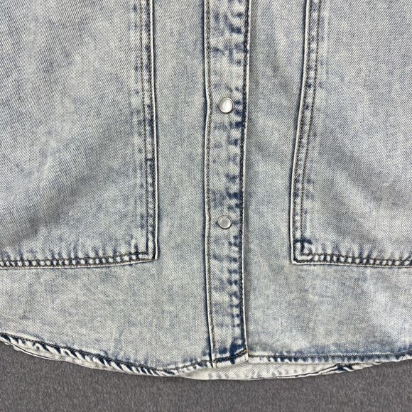 Wild Fable Denim Shirt Womens Large Light Wash Snap Front Shacket 100% Cotton - Picture 9 of 16